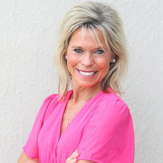 Lynda Hebert, health coach, consultant, and mind-heart-body teacher 