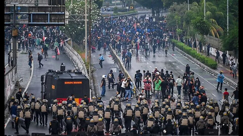 Sons Of Liberty Radio with Bradlee Dean  Look And Learn Americans