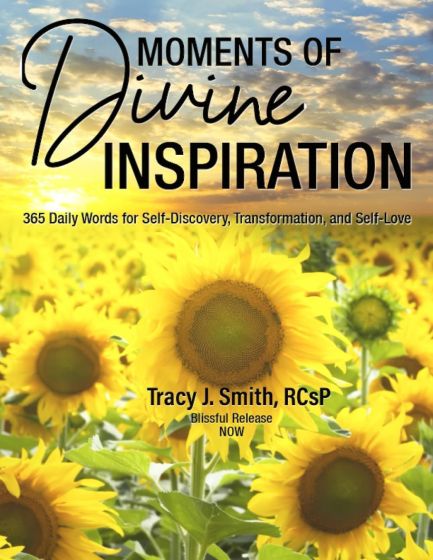 Moments of Divine Inspiration: 365 Daily Words for Self-Discovery, Transformation and Self-Love