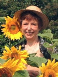 Suzanne Taylor, Documentary Producer, Writer, Networker, Transformational Strategist, Painter, Actress