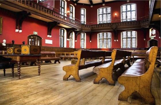  The Oxford Union Lecture Hall and its shadow of censorship