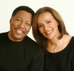 Marilyn McCoo and Billy Davis Jr. are the Special Guests on The Ray Shasho Show