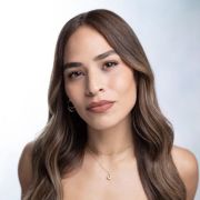 Elena Flores